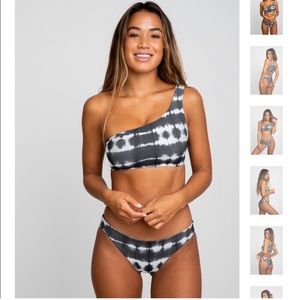 NWOT skate Ellis bikini top- Havasu